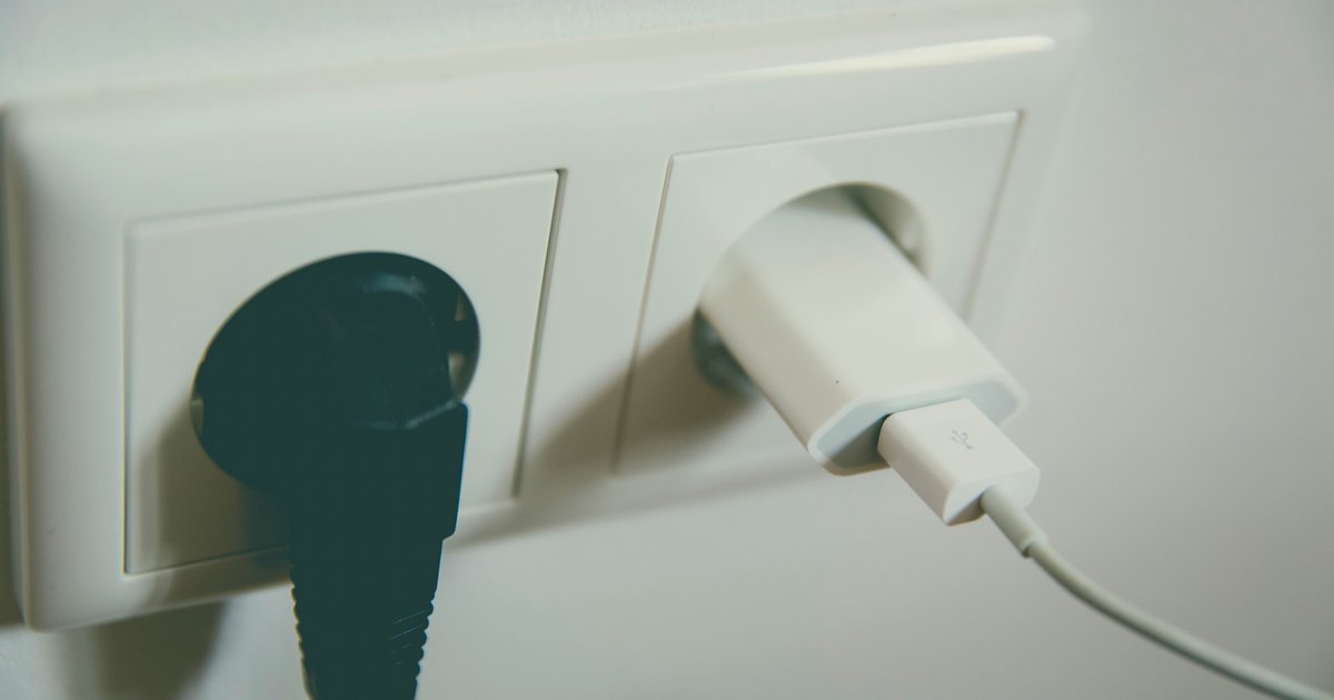 Gniazda elektryczne podwójne: montaż i zastosowanie