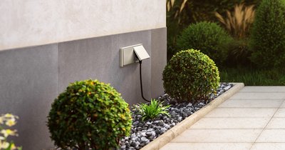 Gniazda elektryczne zewnętrzne: ochrona i montaż