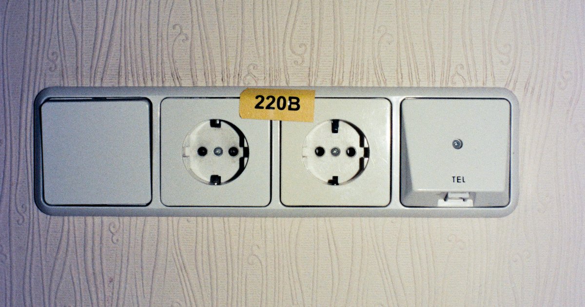 Gniazda i kontakty elektryczne: różnice i zastosowanie