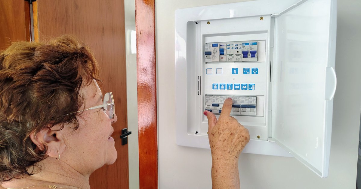 Rozdzielnica elektryczna podtynkowa: ukryta instalacja