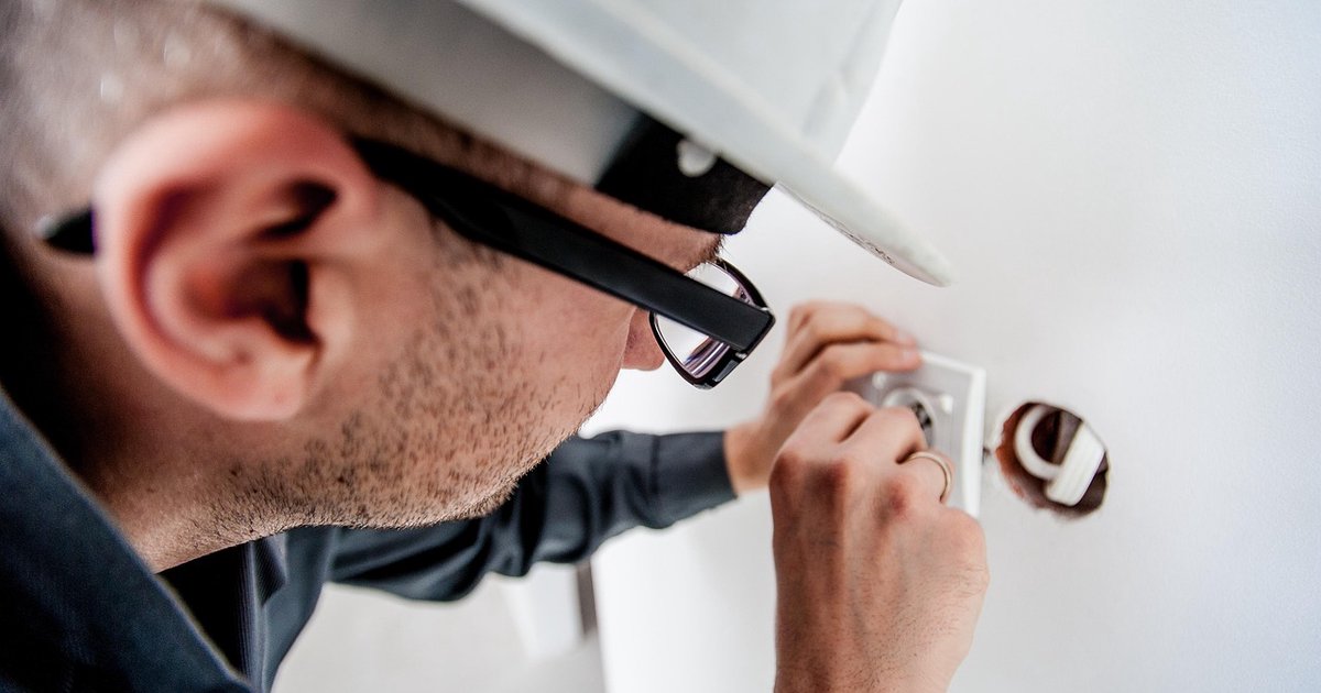 Europejski certyfikat umiejętności elektryka (EQF) – jak zdobyć kwalifikacje uznawane w całej UE?
