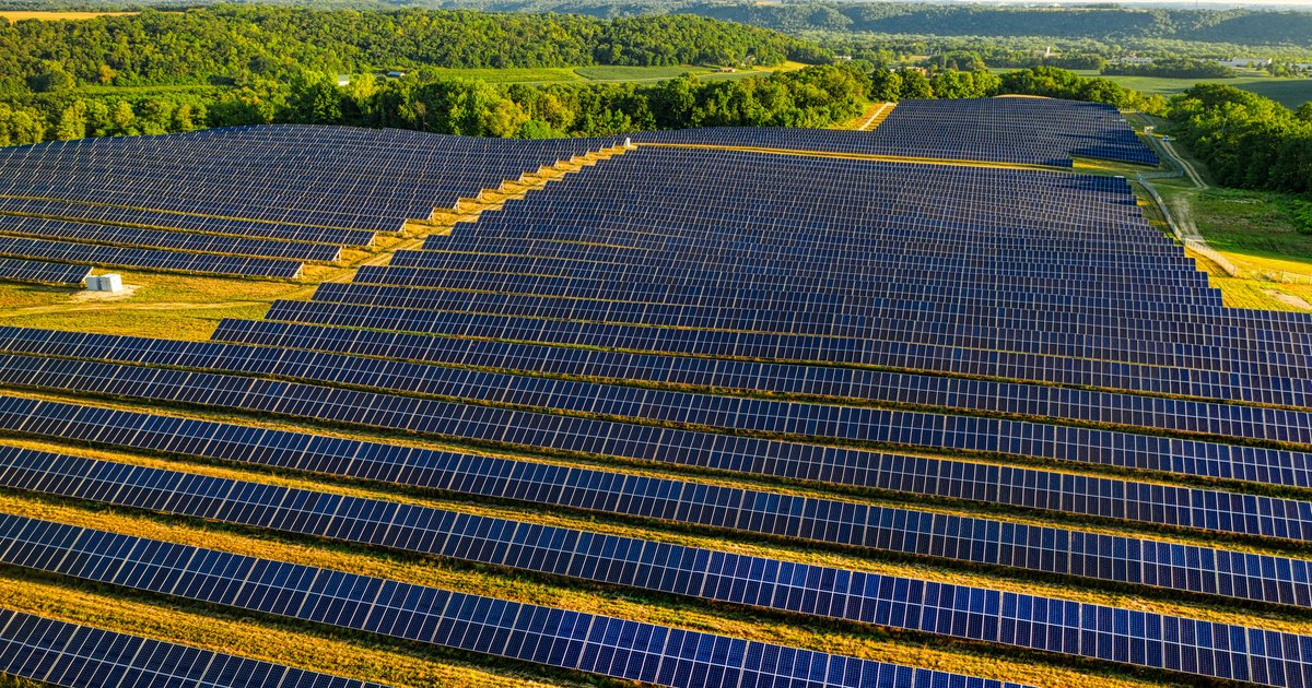 Farmy PV o mocy do 1 MW na gruntach klasy IV – nowe uproszczenia proceduralne w 2026 i analiza opłacalności