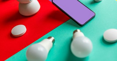 Oświetlenie adaptacyjne Human Centric Lighting w smart home – automatyczne dostosowanie barwy do pory dnia