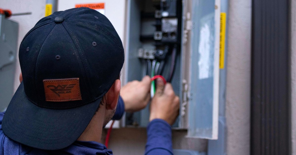 Uprawnienia SEP do 1 kV w 2026 – jak się przygotować do egzaminu i ile kosztuje kwalifikacja?