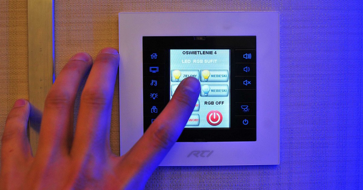 Smart home w domu wielopokoleniowym – strefowanie