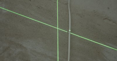 Lokalizator przewodów pod tynkiem – przegląd detektorów