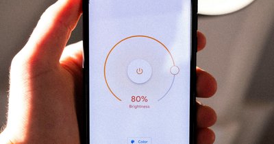 Inteligentne oświetlenie LED – jak zaprojektować system sterowania światłem w domu?